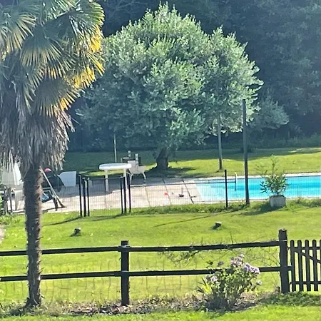 Feriehus Chateau Pool House Assat
