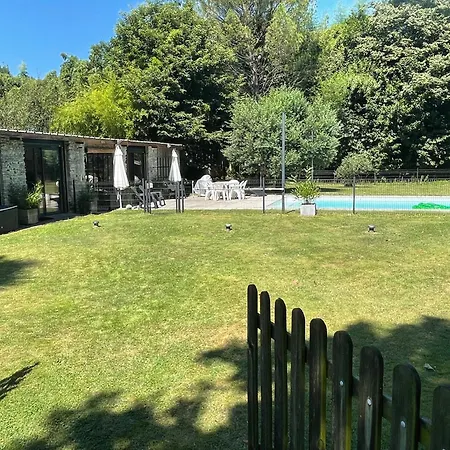 Сasa de vacaciones Chateau Pool House